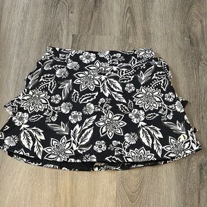 Donajo women’s tennis skirt. Size M